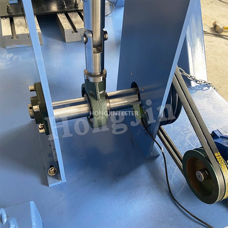 Bicycle frame vibration testing machine